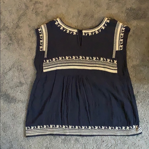 Shirt - Picture 2 of 4